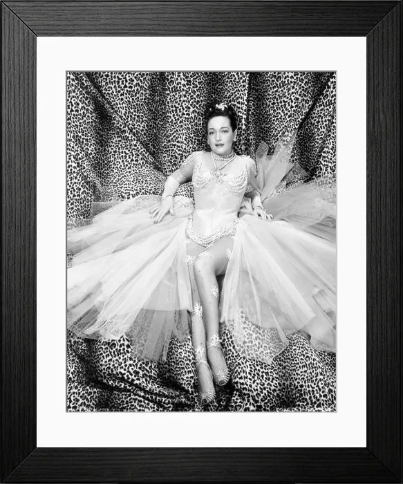 Framed Print : THE GREATEST SHOW ON EARTH, Dorothy Lamour, 1952 Framed Print : THE GREATEST SHOW ON EARTH, Dorothy Lamour, 1952