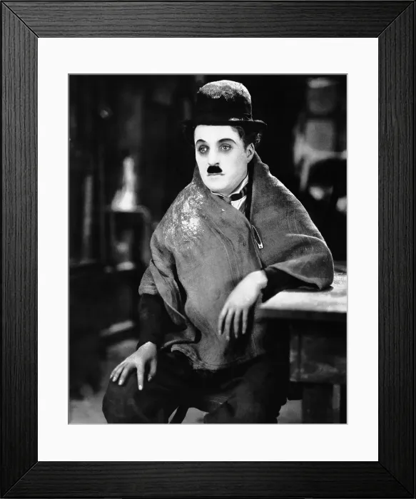 Framed Print : THE GOLD RUSH, Charles Chaplin, 1925 Framed Print : THE GOLD RUSH, Charles Chaplin, 1925