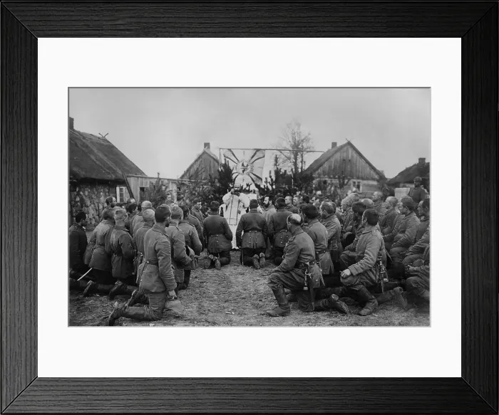 Framed Print : German soldiers worship at Mass before battle. 1914-18. (BSLOC_2013_5_45)