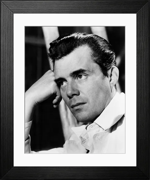 Framed Print : I COULD GO ON SINGING, Dirk Bogarde, 1963