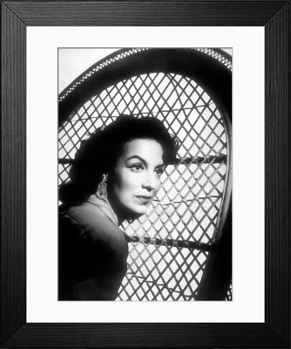 Framed Print : HEROES AND SINNERS, (aka LES HEROS SONT FATIGUES, aka THE HEROES ARE TIRED), Maria Felix, 1955