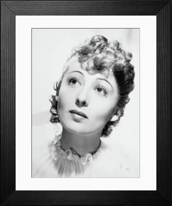 Framed Print : THE GREAT WALTZ, Luise Rainer, 1938