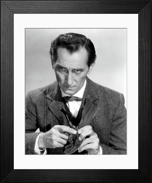 Framed Print : THE HOUND OF THE BASKERVILLES, Peter Cushing, 1959 Framed Print : THE HOUND OF THE BASKERVILLES, Peter Cushing, 1959