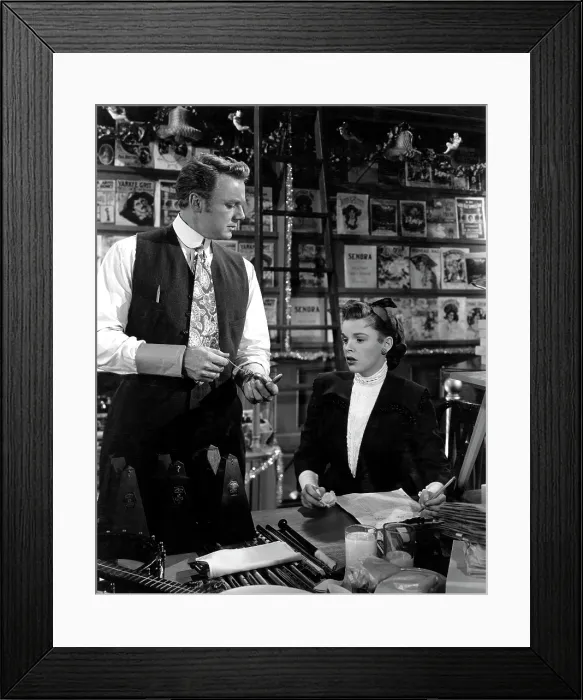 Framed Print : IN THE GOOD OLD SUMMERTIME, Van Johnson, Judy Garland, 1949