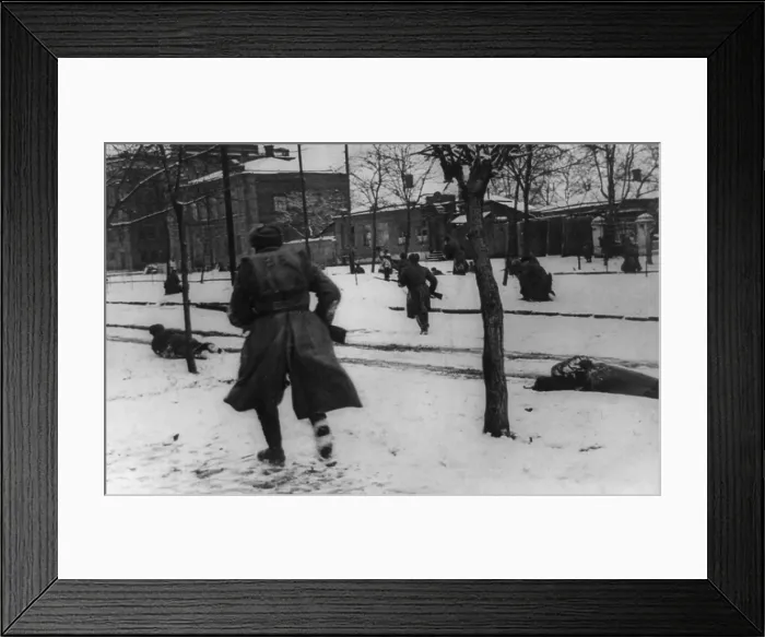 Framed Print : Soviet(Russian) soldiers engaged in hunting down German stragglers in Rostov-on-Don, Russia. During a German retreat in Nov Framed Print : Soviet(Russian) soldiers engaged in hunting down German stragglers in Rostov-on-Don, Russia. During a German retreat in Nov