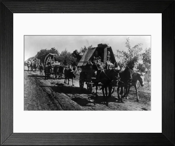 Framed Print : Ethnic Germans returning to Germany ahead of advancing Soviet (Russian) armies in 1944