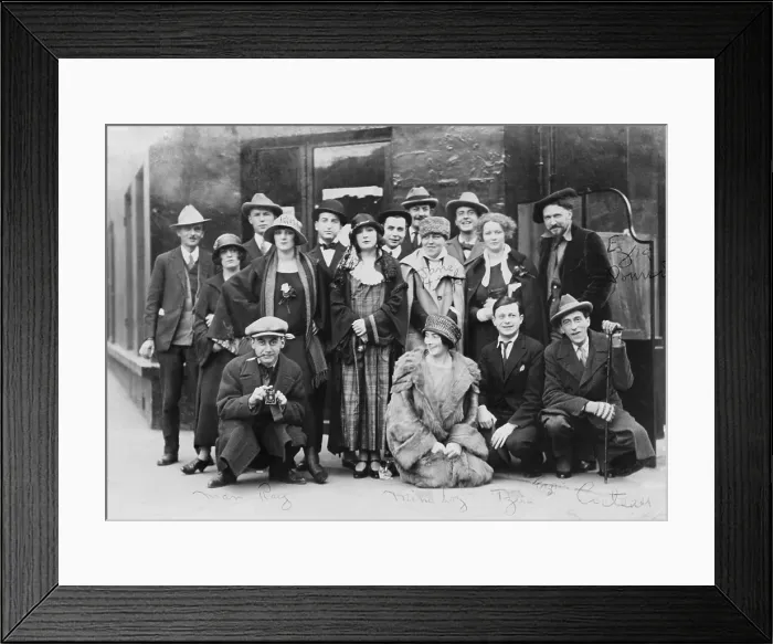 Framed Print : Group portrait of American and European artists and performers in Paris, 1920s
