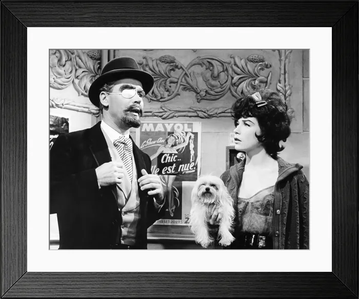 Framed Print : IRMA LA DOUCE, from left: Jack Lemmon, Shirley MacLaine, 1963