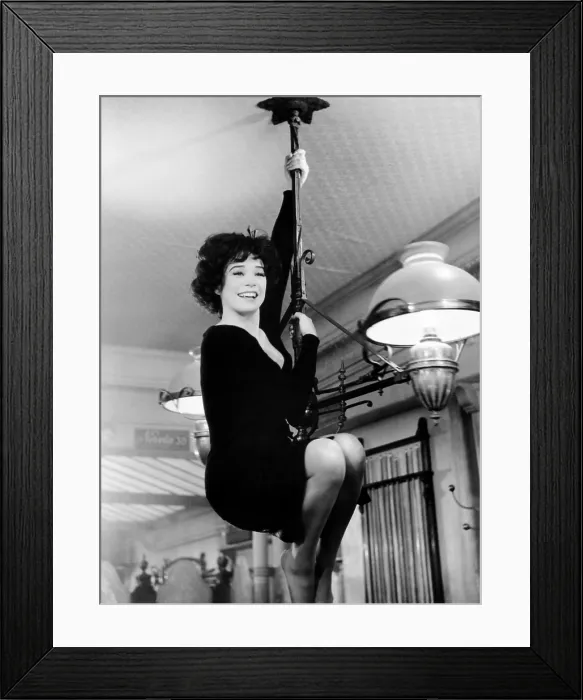 Framed Print : IRMA LA DOUCE, Shirley MacLaine, 1963