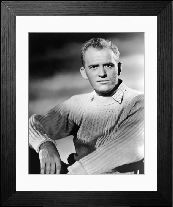 Framed Print : TUNES OF GLORY, Gordon Jackson, 1960 Framed Print : TUNES OF GLORY, Gordon Jackson, 1960