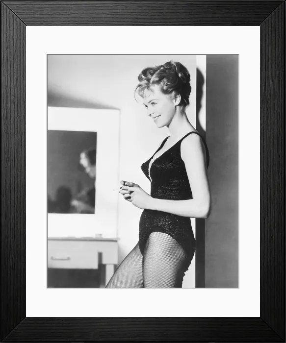 Framed Print : TUNES OF GLORY, Susannah York, 1960 Framed Print : TUNES OF GLORY, Susannah York, 1960