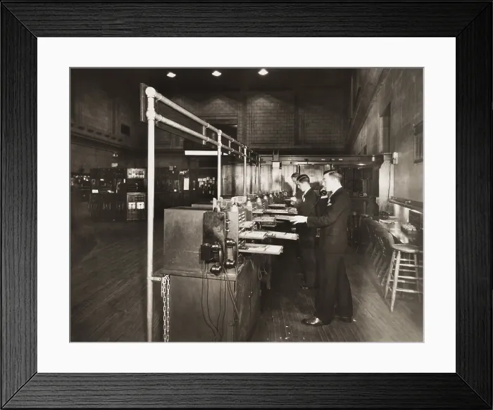 Framed Print : Men at work at Post 30, on the floor of the New York Stock Exchange, Nov. 7, 1932 (BSLOC_2016_8_29) Framed Print : Men at work at Post 30, on the floor of the New York Stock Exchange, Nov. 7, 1932 (BSLOC_2016_8_29)
