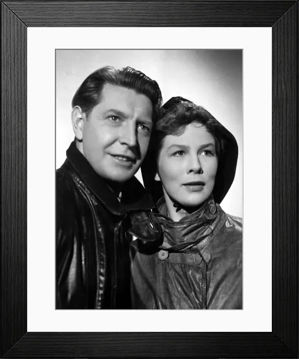 Framed Print : I KNOW WHERE I'M GOING, Roger Livesey, Wendy Hiller, 1945