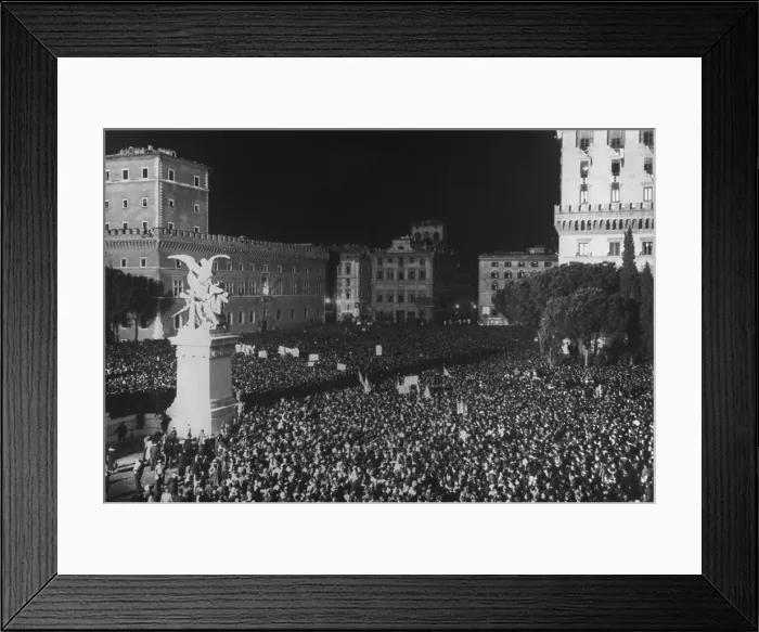 Framed Print : Mass victory celebration by Italians for victories in the war in Ethiopia. Rome, Oct. 2, 1935. Italo-Ethiopian War, 1935-36. (BSLOC_2014_7_36)