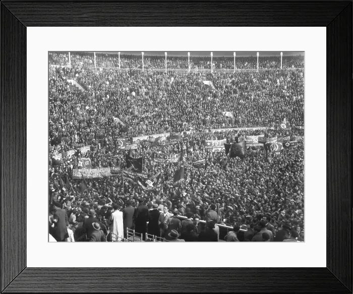 Framed Print : Republican Celebration is the Madrid Bull Ring Framed Print : Republican Celebration is the Madrid Bull Ring