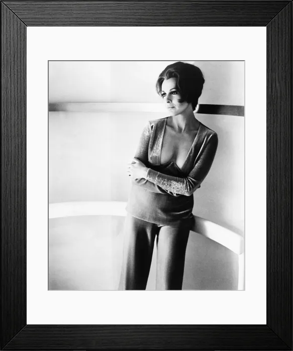 Framed Print : THE ILLUSTRATED MAN, Claire Bloom, 1969 Framed Print : THE ILLUSTRATED MAN, Claire Bloom, 1969