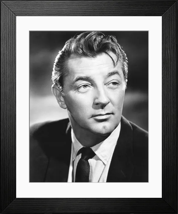 Framed Print : THE GRASS IS GREENER, Robert Mitchum, 1960 Framed Print : THE GRASS IS GREENER, Robert Mitchum, 1960