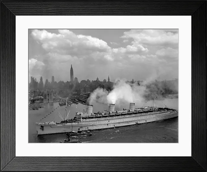 Framed Print : British liner, QUEEN MARY, arrives in New York Harbor, June 20, 1945, with U.S. troops from Europe. World War 2. (BSLOC_2014_10_278)