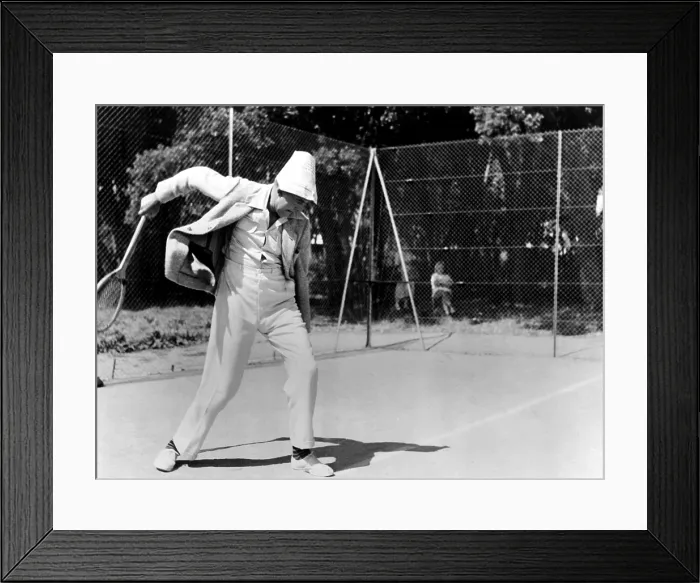 Framed Print : MR. HULOT'S HOLIDAY, (aka LES VACANCES DE M. HULOT), Jacques Tati, 1953