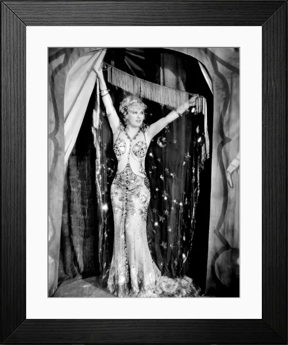 Framed Print : I'M NO ANGEL, Mae West, 1933