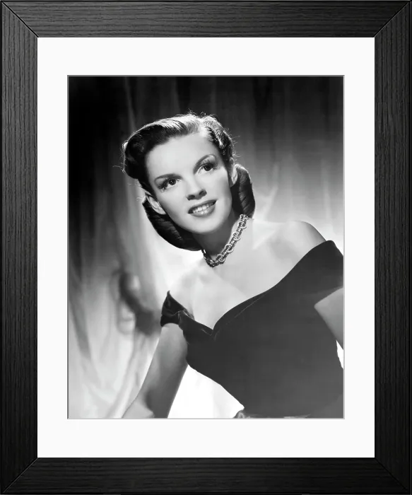 Framed Print : THE HARVEY GIRLS, Judy Garland, 1946
