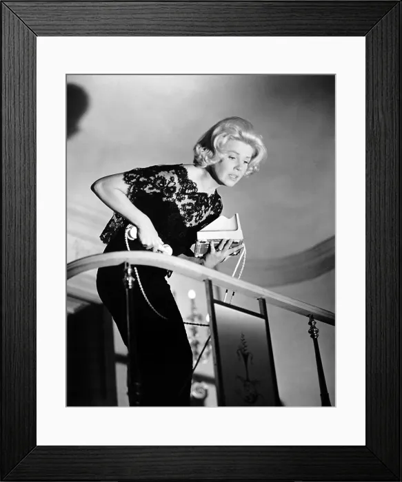 Framed Print : MIDNIGHT LACE, Doris Day, 1960 Framed Print : MIDNIGHT LACE, Doris Day, 1960