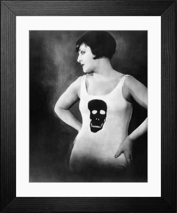 Framed Print : VARIETE, (aka VARIETY, aka JEALOUSY), Lya De Putti, 1925
