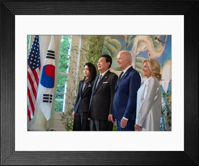 Framed Print : President Joe Biden and First Lady Jill Biden, President Yoon Suk Yeol of the Republic of Korea and First Spouse of the Republic of Korea, Mrs Framed Print : President Joe Biden and First Lady Jill Biden, President Yoon Suk Yeol of the Republic of Korea and First Spouse of the Republic of Korea, Mrs