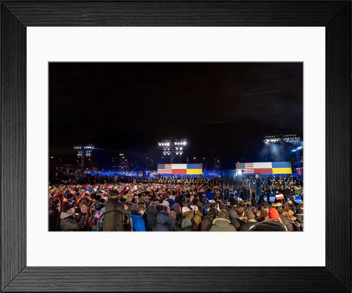 Framed Print : President Joe Biden speaks to an audience of 30, 000, including many Ukrainian refugees, on the first anniversary of the Russian Invasion of Ukraine Framed Print : President Joe Biden speaks to an audience of 30, 000, including many Ukrainian refugees, on the first anniversary of the Russian Invasion of Ukraine