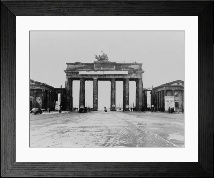 Framed Print : Traffic driving through the Brandenburg Gate, after World War 2. Berlin, Germany. Ca. 1945-46. - (BSLOC_2014_15_244)