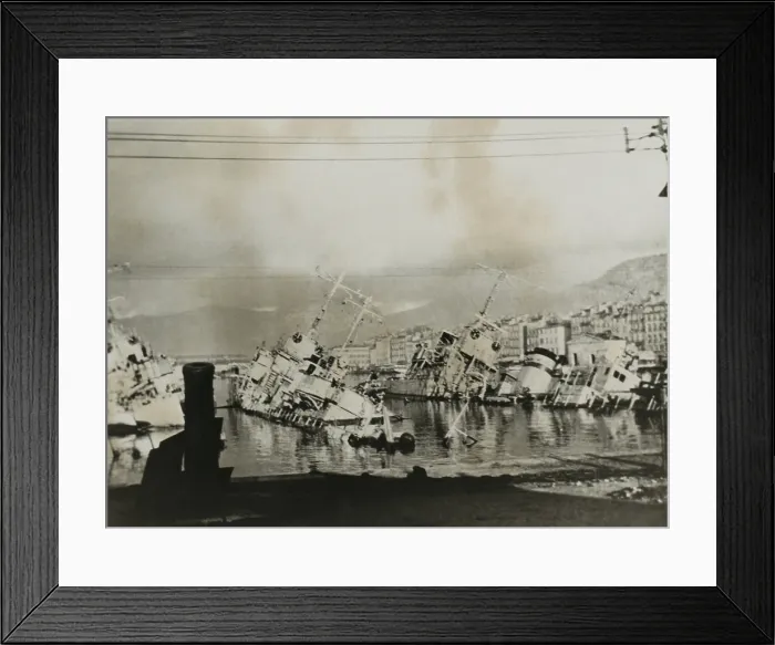 Framed Print : The scuttled French fleet at Toulon, Nov. 27-28, 1942