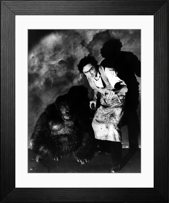 Framed Print : MURDERS IN THE RUE MORGUE, Charles Gemora, Bela Lugosi, 1932