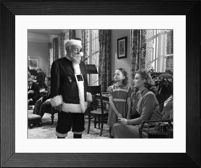 Framed Print : MIRACLE ON 34TH STREET, Edmund Gwenn, Natalie Wood, Maureen O'Hara, 1947, TM & Copyright 20th Century Fox Film Corp. All rights reserved / courtesy Everett Collection