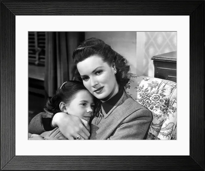 Framed Print : MIRACLE ON 34TH STREET, Natalie Wood, Maureen O'Hara, 1947, TM and Copyright (c) 20th Century-Fox Film Corp. All Rights Reserved