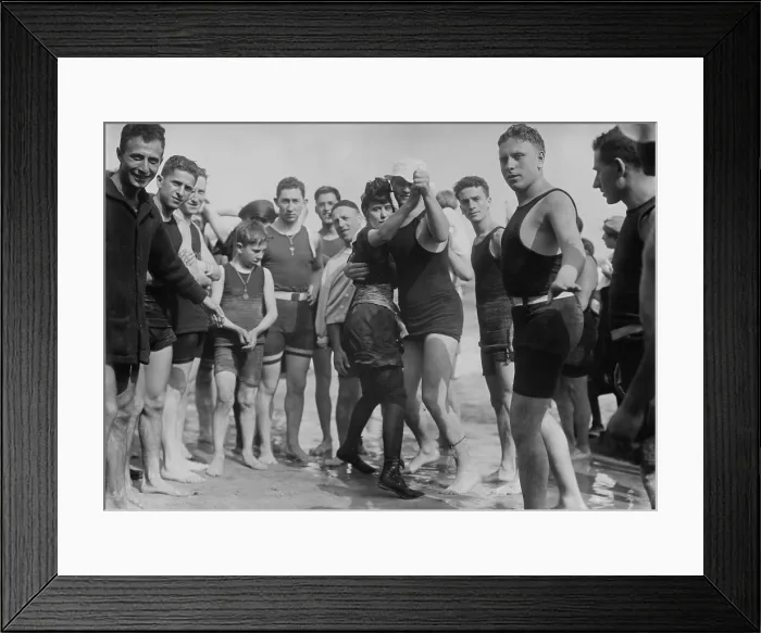 Framed Print : A couple dances the Tango for the camera on Brighton Beach, Brooklyn, New York City, c. 1910-15 (BSLOC_2016_8_93)