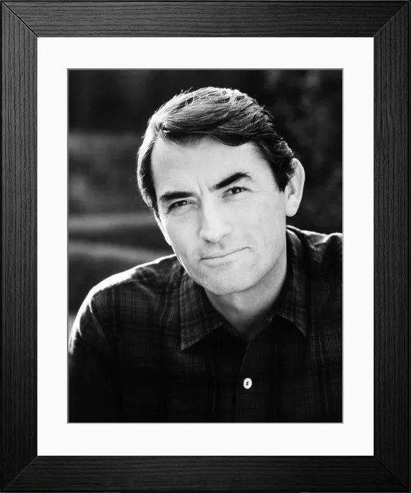 Framed Print : MIRAGE, Gregory Peck, 1965 Framed Print : MIRAGE, Gregory Peck, 1965
