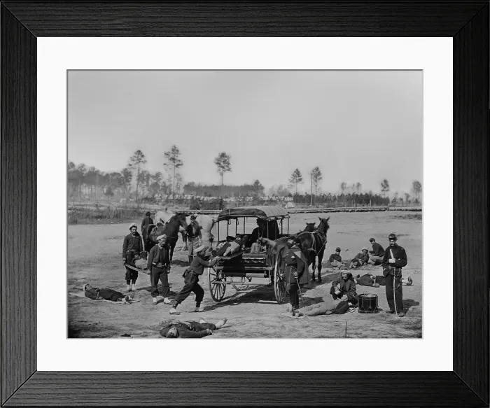 Framed Print : US Civil War Union Zouave ambulance crew demonstrating the removal of wounded soldiers from the battle field, c. 1862-65 (BSLOC_2019_2_39)