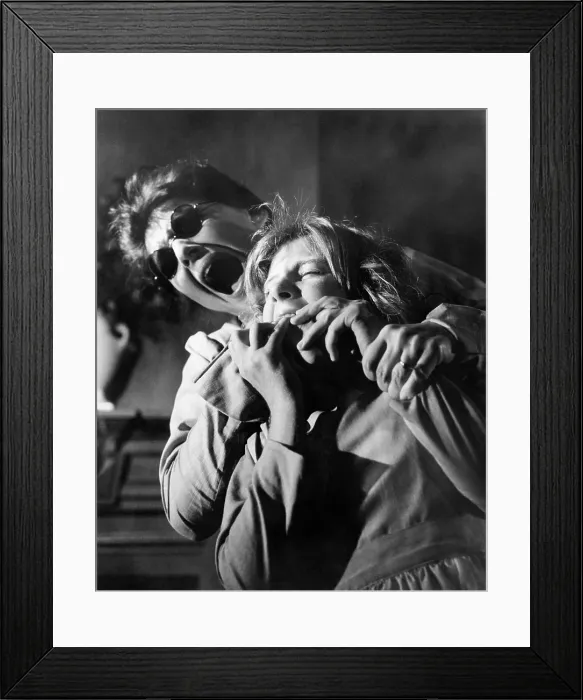 Framed Print : THE MIRACLE WORKER, Anne Bancroft, Patty Duke, 1962 Framed Print : THE MIRACLE WORKER, Anne Bancroft, Patty Duke, 1962