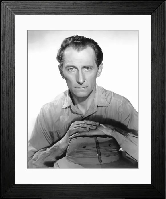 Framed Print : THE MUMMY, Peter Cushing, 1959 Framed Print : THE MUMMY, Peter Cushing, 1959