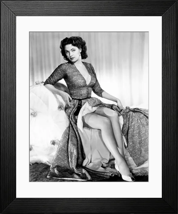 Framed Print : HOTEL SAHARA, Yvonne De Carlo, 1951 Framed Print : HOTEL SAHARA, Yvonne De Carlo, 1951
