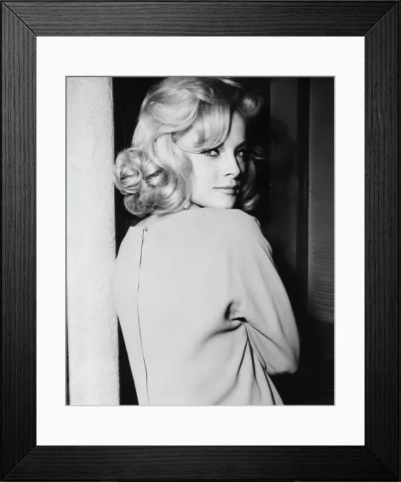 Framed Print : HOW TO MURDER YOUR WIFE, Virna Lisi, 1965