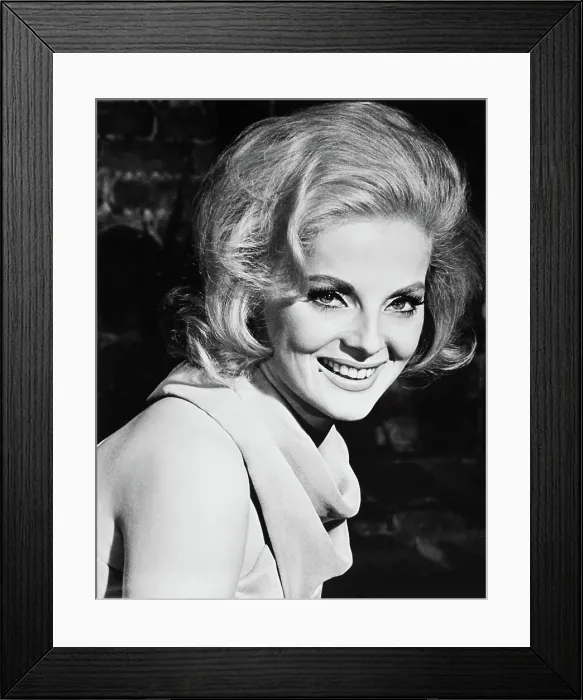 Framed Print : HOW TO MURDER YOUR WIFE, Virna Lisi, 1965