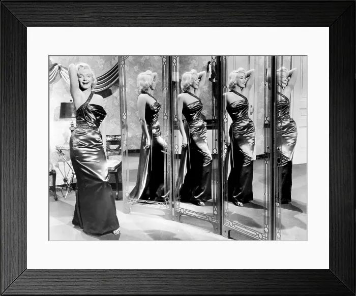 Framed Print : HOW TO MARRY A MILLIONAIRE, Marilyn Monroe, 1953, TM and Copyright (c) 20th Century-Fox Film Corp. All Rights Reserved