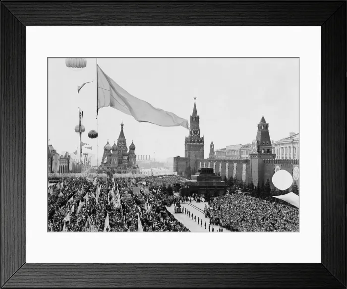 Framed Print : Moscow Celebration of May Day, 1960. Demonstrating Workers fill Red Square before Lenin's Tomb and the Kremlin Wall. (BSLOC_2015_14_3)