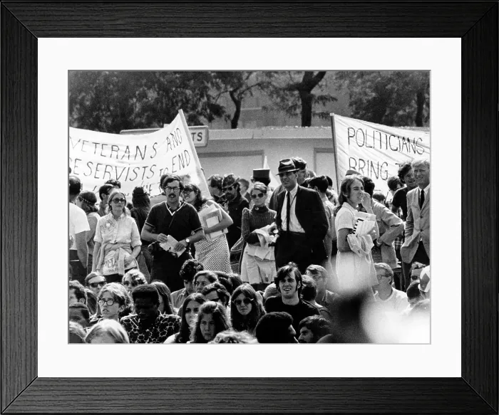 Framed Print : MEDIUM COOL, 1969 Framed Print : MEDIUM COOL, 1969