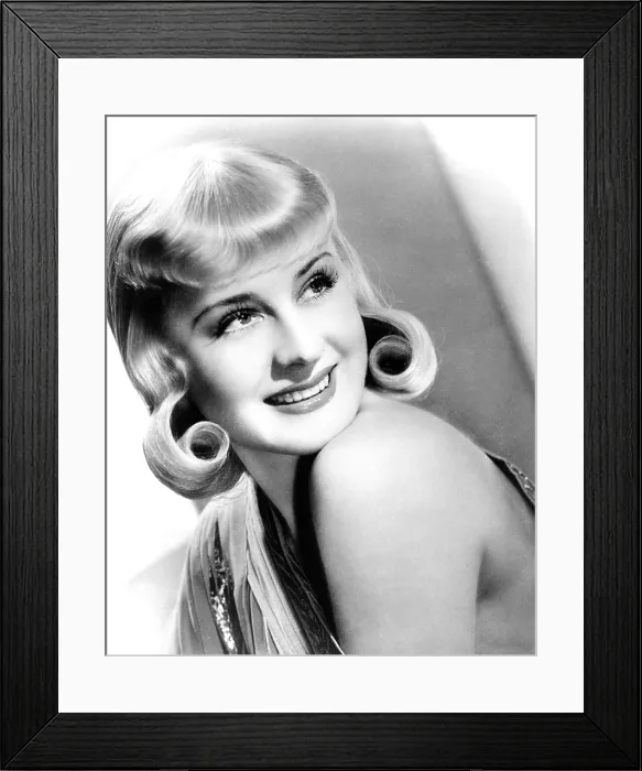 Framed Print : IDIOT'S DELIGHT, Norma Shearer (in a wig by Sydney Guilaroff), 1939 Framed Print : IDIOT'S DELIGHT, Norma Shearer (in a wig by Sydney Guilaroff), 1939