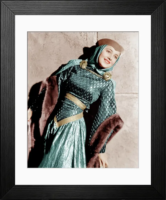 Framed Print : THE ADVENTURES OF ROBIN HOOD, Olivia de Havilland, 1938