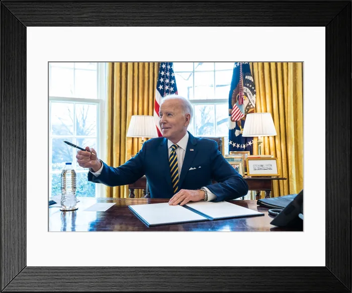 Framed Print : President Joe Biden signs an executive order banning the import of Russian oil, liquefied natural gas, and coal by the US, March 8, 2022. (BSLOC_2022_3_24)