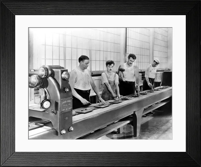 Framed Print : MODERN TIMES, Charlie Chaplin, Tiny Sandford (right), 1936