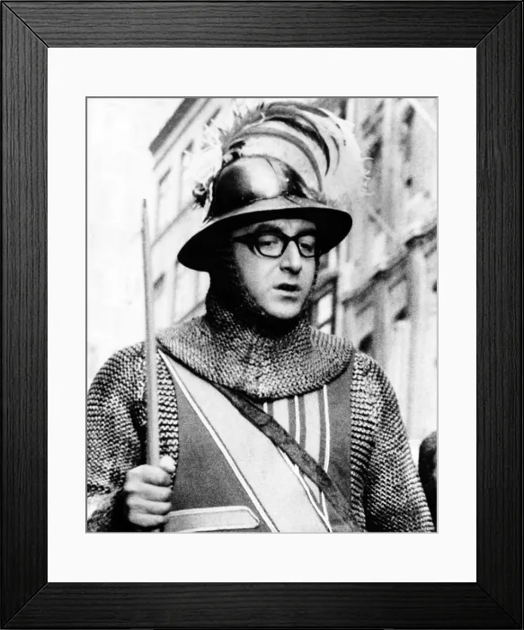 Framed Print : THE MOUSE THAT ROARED, Peter Sellers, 1959